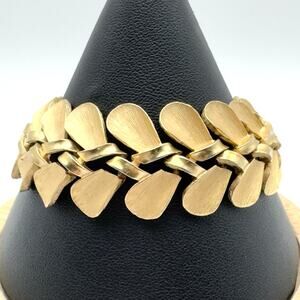 Vintage Crown Trifari Bracelet Brushed Gold Tone Bold Classic Mid Century 7.5"